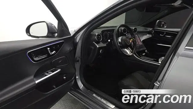 Mercedes-Benz C-Class 2023 — Фото 10/20