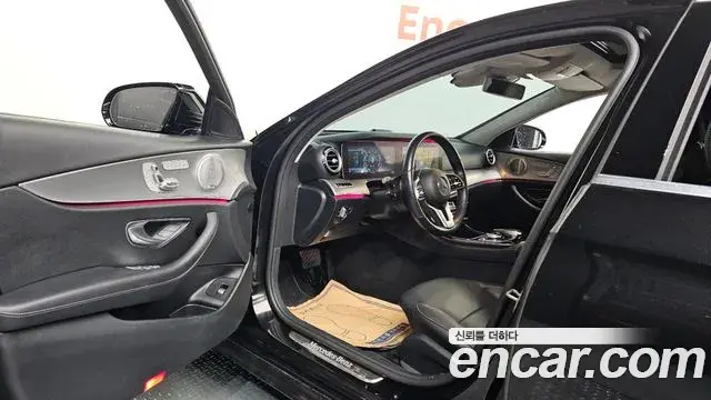 Mercedes-Benz E-Class 2019 — Фото 10/20