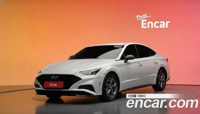 Hyundai Sonata 2022 — Фото 1/20