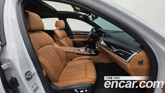 BMW 7 Series 2020 — Фото 10/20