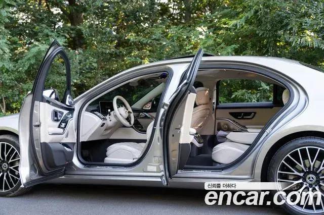 Mercedes-Benz S-Class 2024 — Фото 8/20
