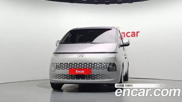 Hyundai Staria 2023 — Фото 3/20