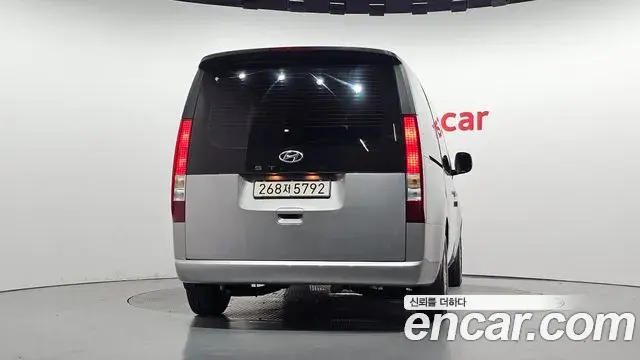 Hyundai Staria 2023 — Фото 4/20