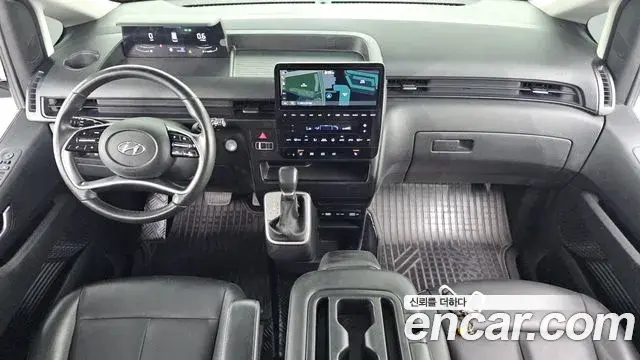Hyundai Staria 2023 — Фото 7/20