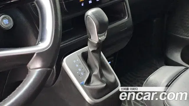 Hyundai Staria 2023 — Фото 9/20