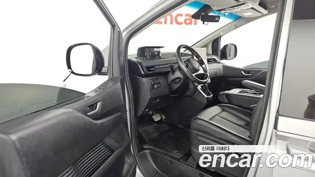 Hyundai Staria 2023 — Фото 10/20