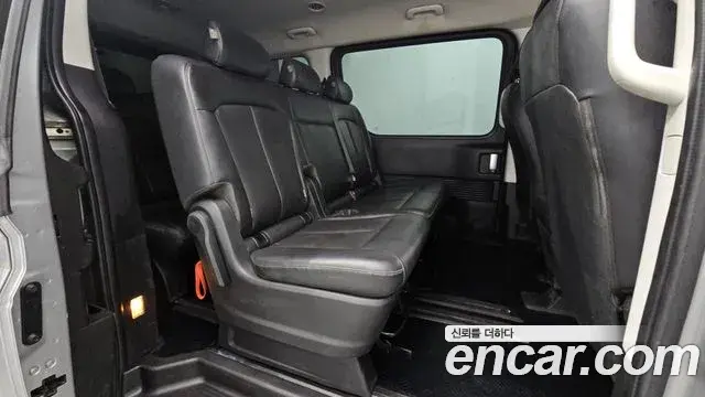Hyundai Staria 2023 — Фото 11/20