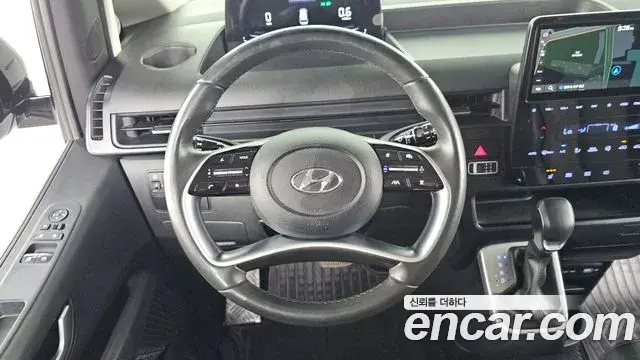 Hyundai Staria 2023 — Фото 14/20