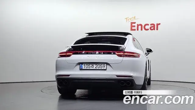 Porsche Panamera 2018 — Фото 4/20