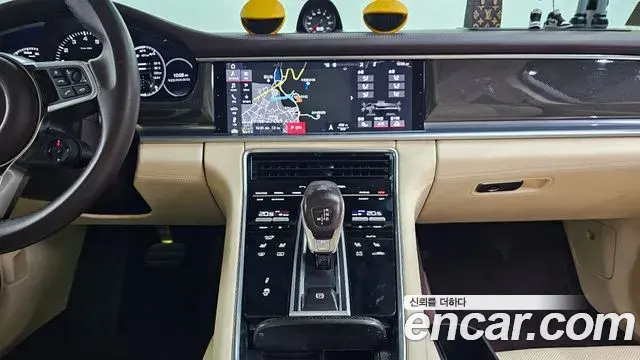 Porsche Panamera 2018 — Фото 13/20