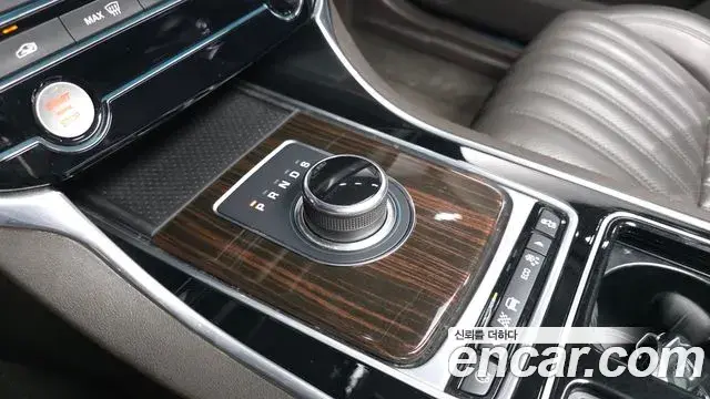 Jaguar XF 2018 — Фото 9/20