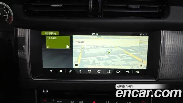 Jaguar XF 2018 — Фото 14/20