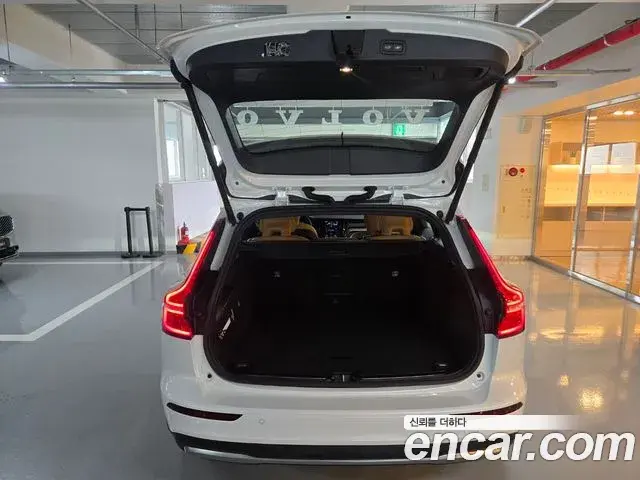 Volvo V60 Cross Country 2026 — Şəkil 8/18