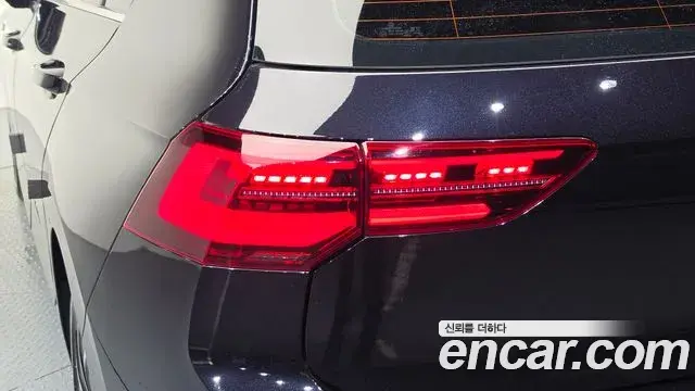 Volkswagen Golf 2022 — Şəkil 27/35