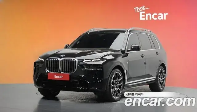 BMW X7 2024 — Фото 1/20