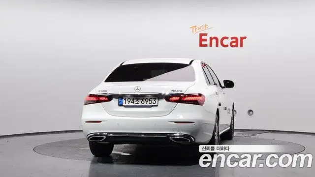 Mercedes-Benz E-Class 2021 — Фото 4/20