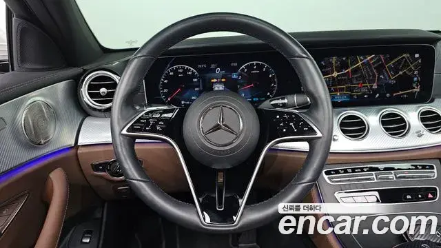 Mercedes-Benz E-Class 2021 — Фото 13/20