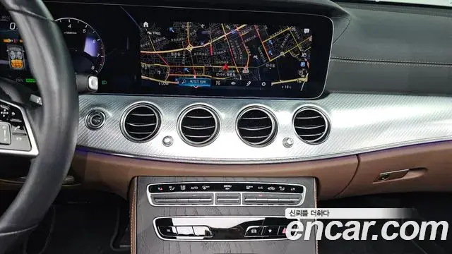 Mercedes-Benz E-Class 2021 — Фото 14/20