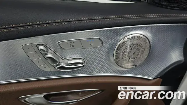 Mercedes-Benz E-Class 2021 — Фото 19/20