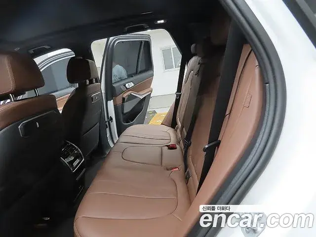 BMW X5 2025 — Фото 10/20