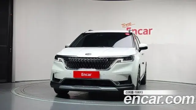 Kia Carnival 2021 — Фото 3/20