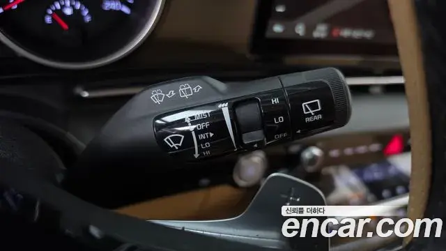 Kia Carnival 2021 — Фото 18/20