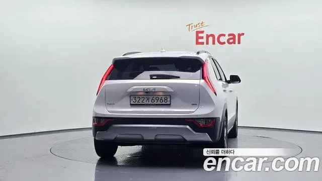 Kia Niro 2022 — Фото 4/20