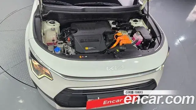 Kia Niro 2022 — Фото 6/20