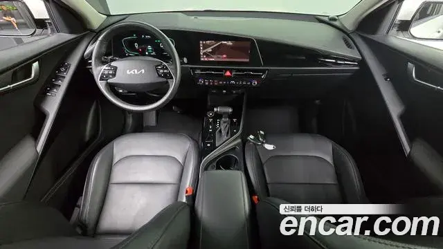 Kia Niro 2022 — Фото 7/20