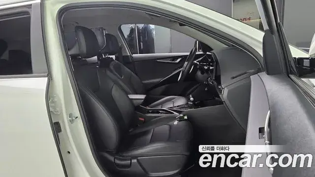 Kia Niro 2022 — Фото 11/20