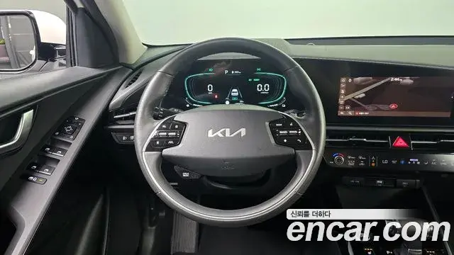 Kia Niro 2022 — Фото 13/20
