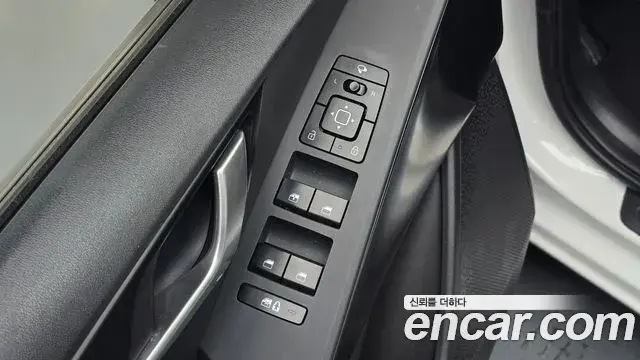 Kia Niro 2022 — Фото 18/20