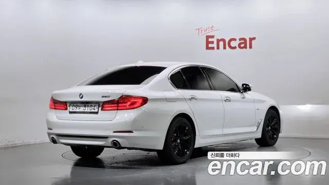 BMW 5 Series 2018 — Фото 2/20
