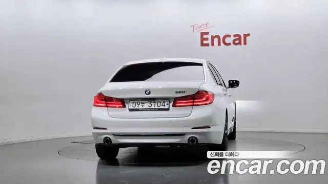 BMW 5 Series 2018 — Фото 4/20