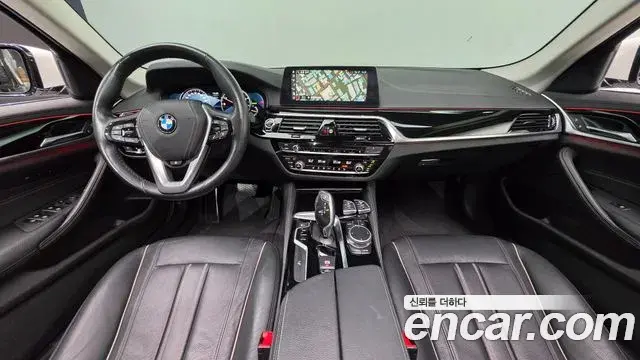 BMW 5 Series 2018 — Фото 7/20