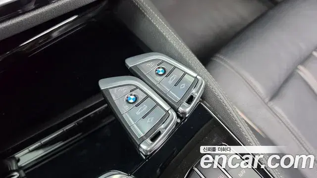 BMW 5 Series 2018 — Фото 15/20
