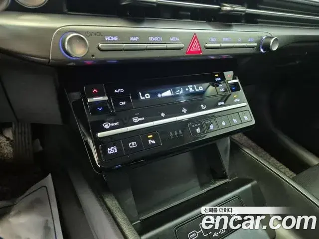 Hyundai Grandeur 2023 — Фото 17/20