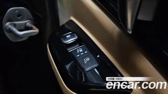 Kia Carnival 2022 — Фото 19/20