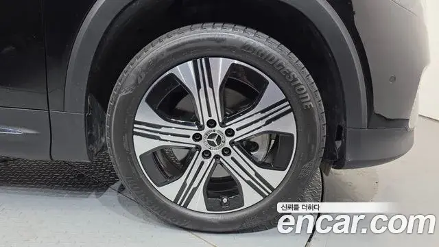 Mercedes-Benz EQB 2025 — ფოტო 19/30