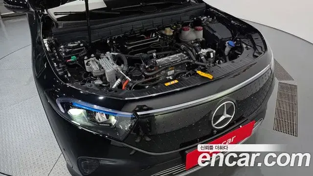 Mercedes-Benz EQB 2025 — ფოტო 4/30
