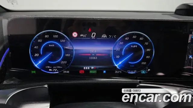 Mercedes-Benz EQB 2025 — ფოტო 12/30