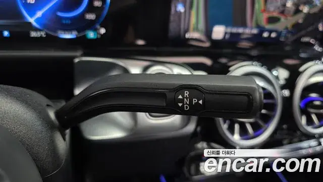 Mercedes-Benz EQB 2025 — ფოტო 25/30