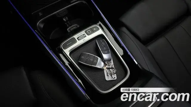 Mercedes-Benz EQB 2025 — ფოტო 1/30