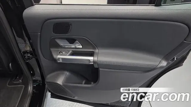 Mercedes-Benz EQB 2025 — ფოტო 24/30
