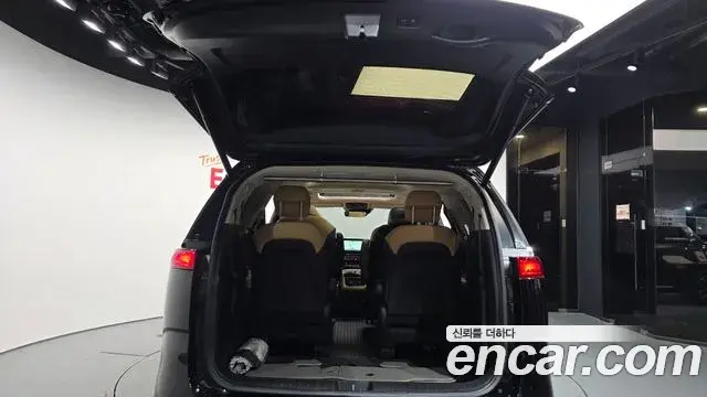 Kia Carnival 2022 — Фото 20/20