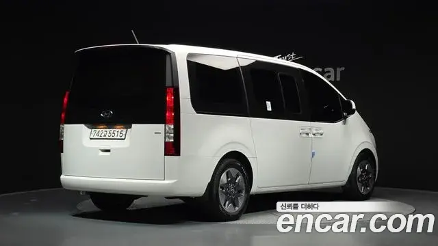 Hyundai Staria 2022 — Şəkil 28/31