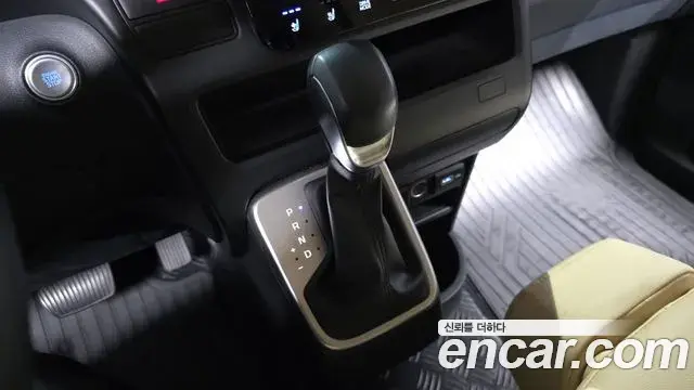 Hyundai Staria 2022 — Şəkil 15/31
