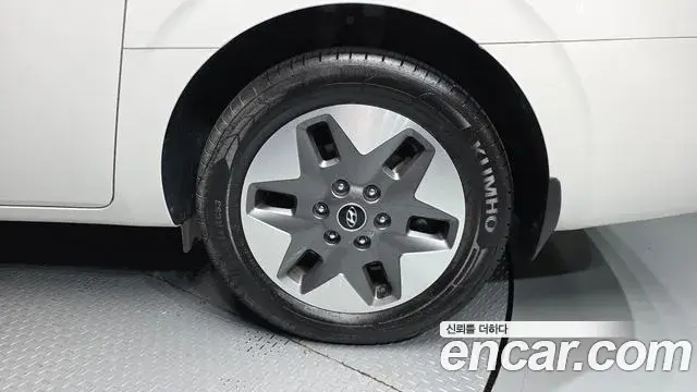 Hyundai Staria 2022 — Şəkil 26/31