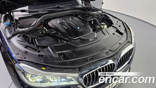 BMW 7 Series 2018 — Фото 6/20