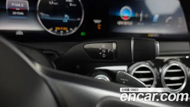 Mercedes-Benz S-Class 2019 — Фото 8/20